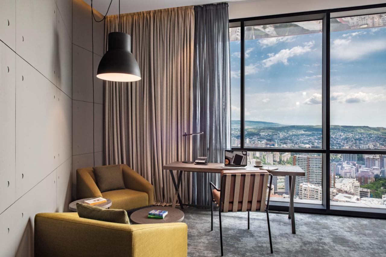 Pullman Tbilisi Axis Towers Hotel ภายนอก รูปภาพ