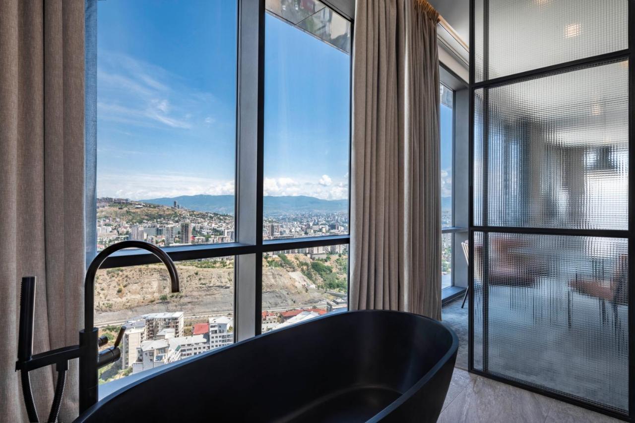 Pullman Tbilisi Axis Towers Hotel ภายนอก รูปภาพ